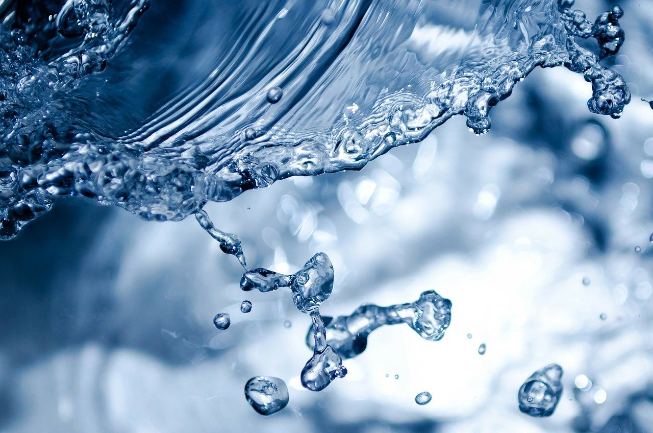 Image of crystal clear water to illustrate the positive effect of Tomorrow Water and the Co-Flow sustainability project