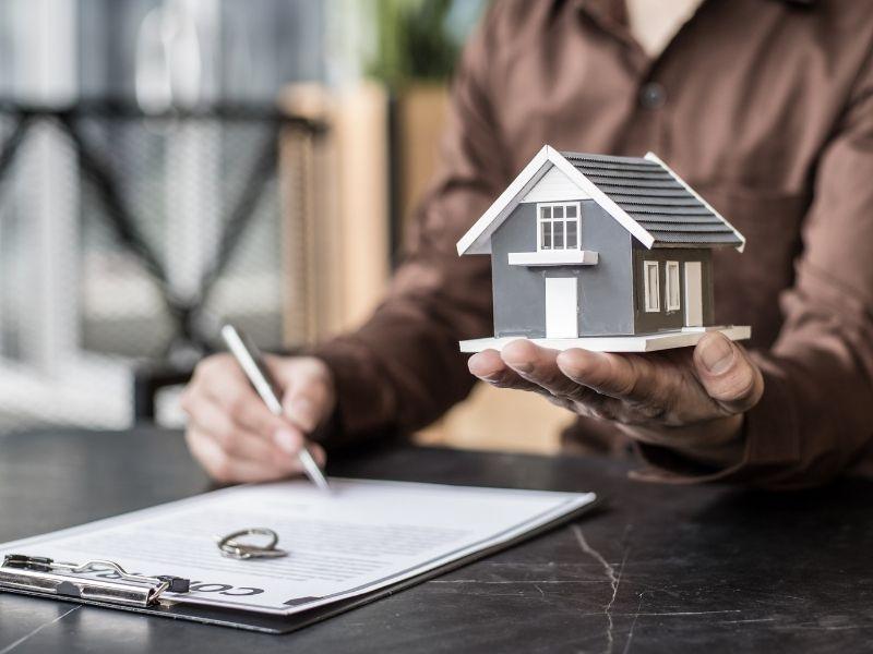 Guide Property Owners on How to Choose the Right Property Manager
